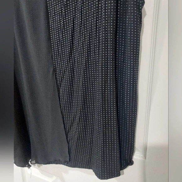 Lane Bryant Black with Studs Asymmetrical Length Tunic Top in Size 18/20 2X - Picture 8 of 9